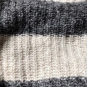 American Eagle Outfitters Tops - American Eagle Sweater American Eagle Outfitters Tops - American Eagle Sweater